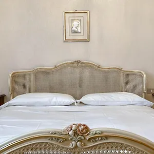 https://grande-appartamento-vista-mare.hotelitalianriviera.com