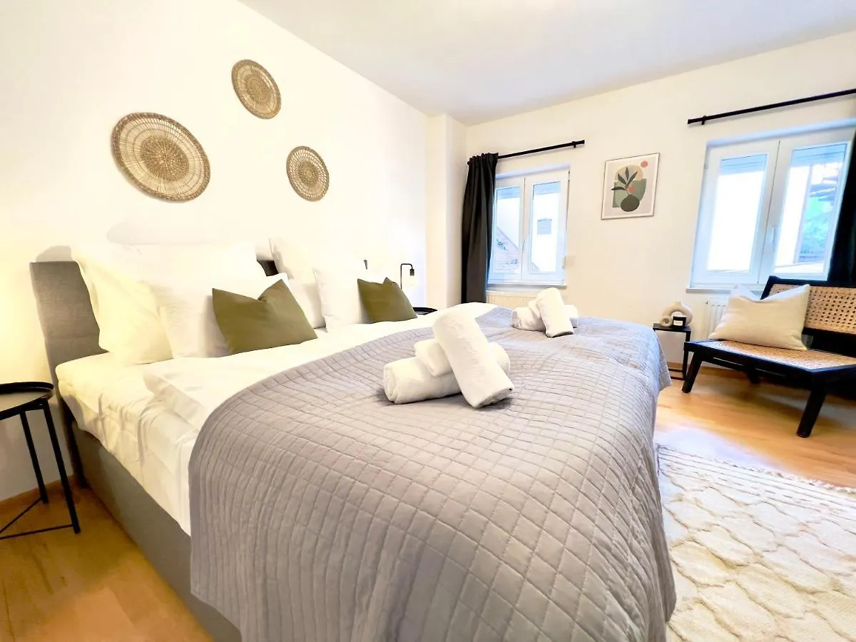 Stylische Zentrale Wohnung Mit Kueche Und Parkplatz In Seitenstraße Deggendorf Germany
