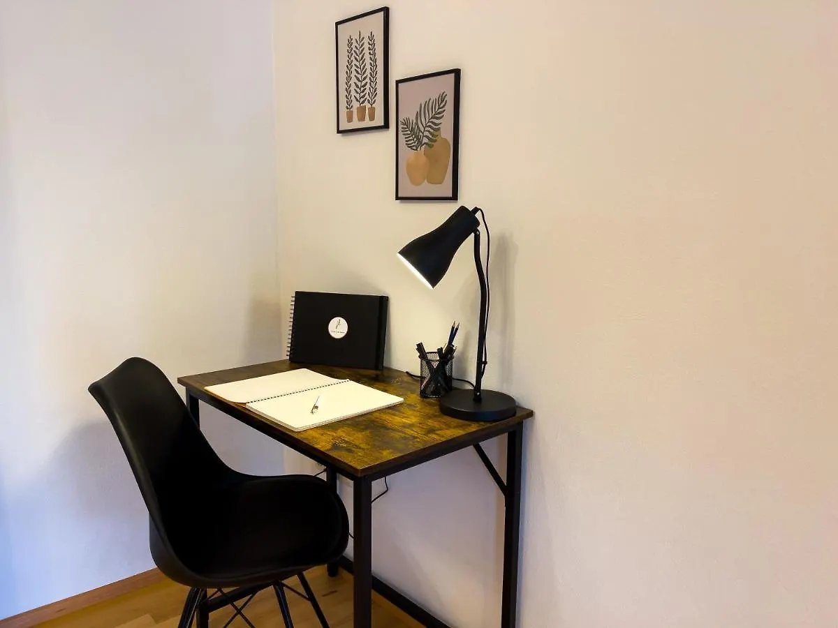 Stylische Zentrale Wohnung Mit Kueche Und Parkplatz In Seitenstraße Deggendorf 0*,