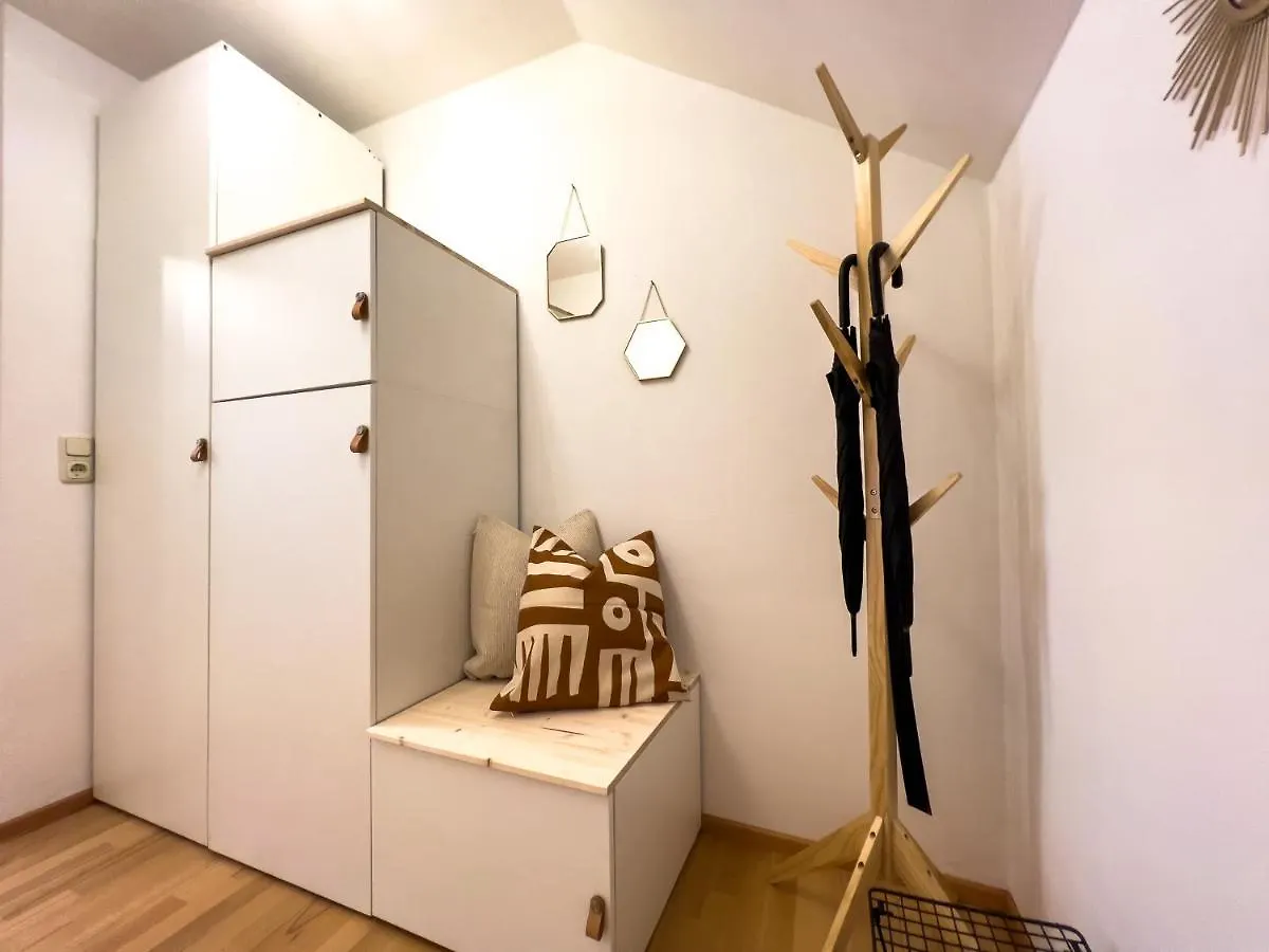 Stylische Zentrale Wohnung Mit Kueche Und Parkplatz In Seitenstraße Deggendorf Germany