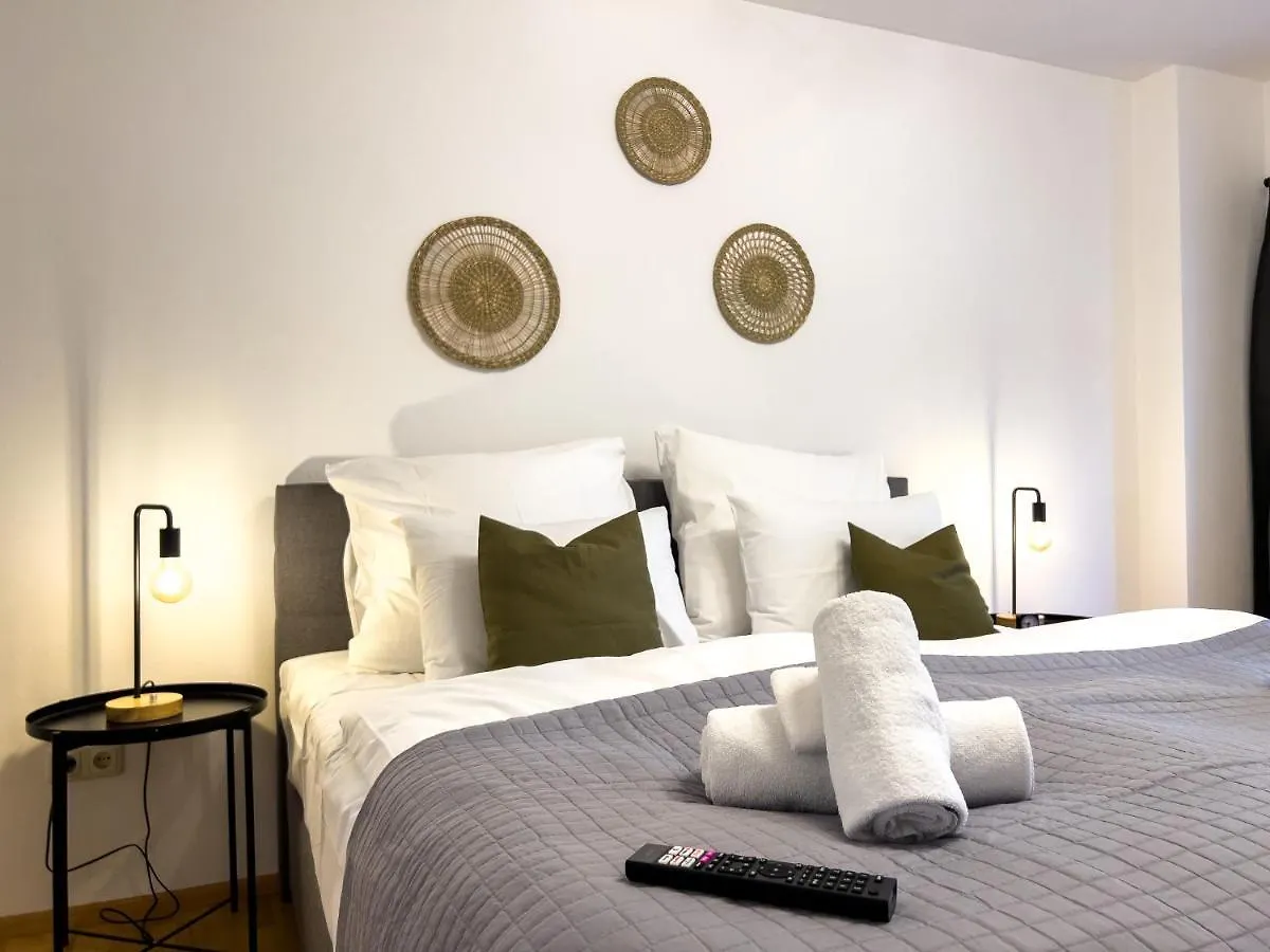 Stylische Zentrale Wohnung Mit Kueche Und Parkplatz In Seitenstraße Deggendorf